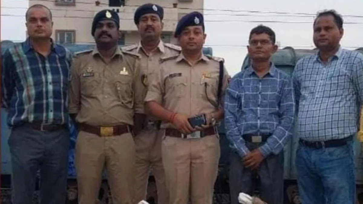 अवध-असम एक्सप्रेस में 2.18 क्विंटल विदेशी पोस्ता, हाजीपुर में RPF ने किया जब्त; कीमत जानकर हैरान रह जाएंगे आप