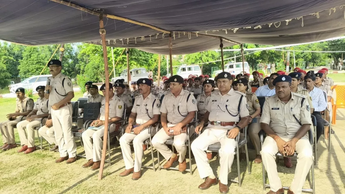 एक्शन मोड में तिरहुत रेंज के DIG, पुलिस अफसरों को दिया फरार अपराधियों की संपत्ति कुर्क करने का आदेश