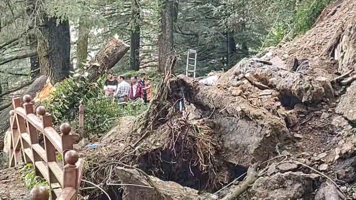 https://www.jagranimages.com/images/newimg/19082025/19_08_2025-shimla_landslide_city_24017591.jpg