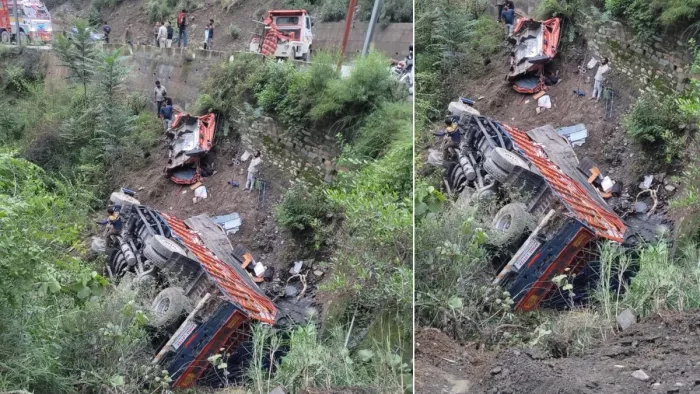 शिमला में पराला मंडी के समीप पलटा ट्रक। जागरण