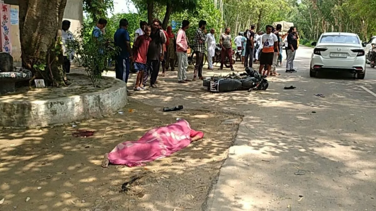 सिरसा में तेज रफ्तार कार ने मोटरसाइकिल को मारी टक्कर, बुआ की मौत और भतीजा घायल