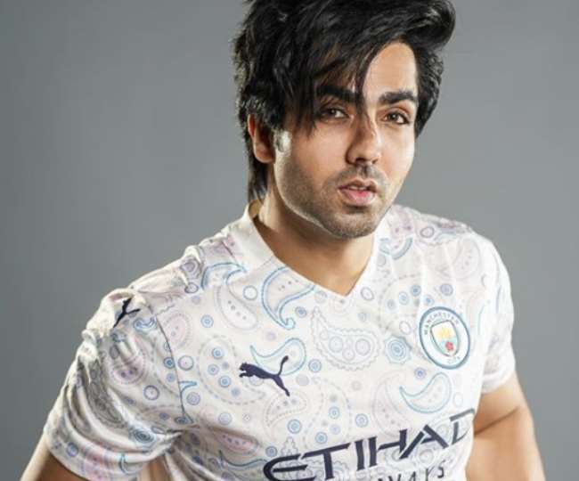83 Actors Hardy Sandhu Associated With Manchester Football Club, Check All  Details - Hardy Sandhu With Manchester: रणवीर सिंह के 83 का यह क्रिकेट  खिलाड़ी फुटबाल से जुड़ा, जानें पूरा मामला