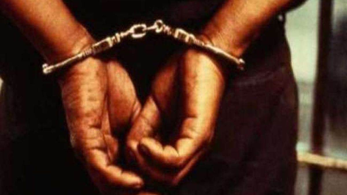 https://www.jagranimages.com/images/newimg/19092022/19_09_2022-arrested_from_baghpat_23082937.jpg
