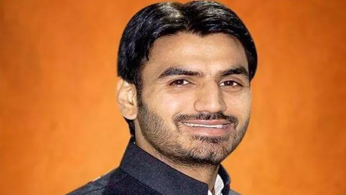 Noida News: श्रीकांत त्यागी के समर्थन में महिलाओं ने किया प्रदर्शन