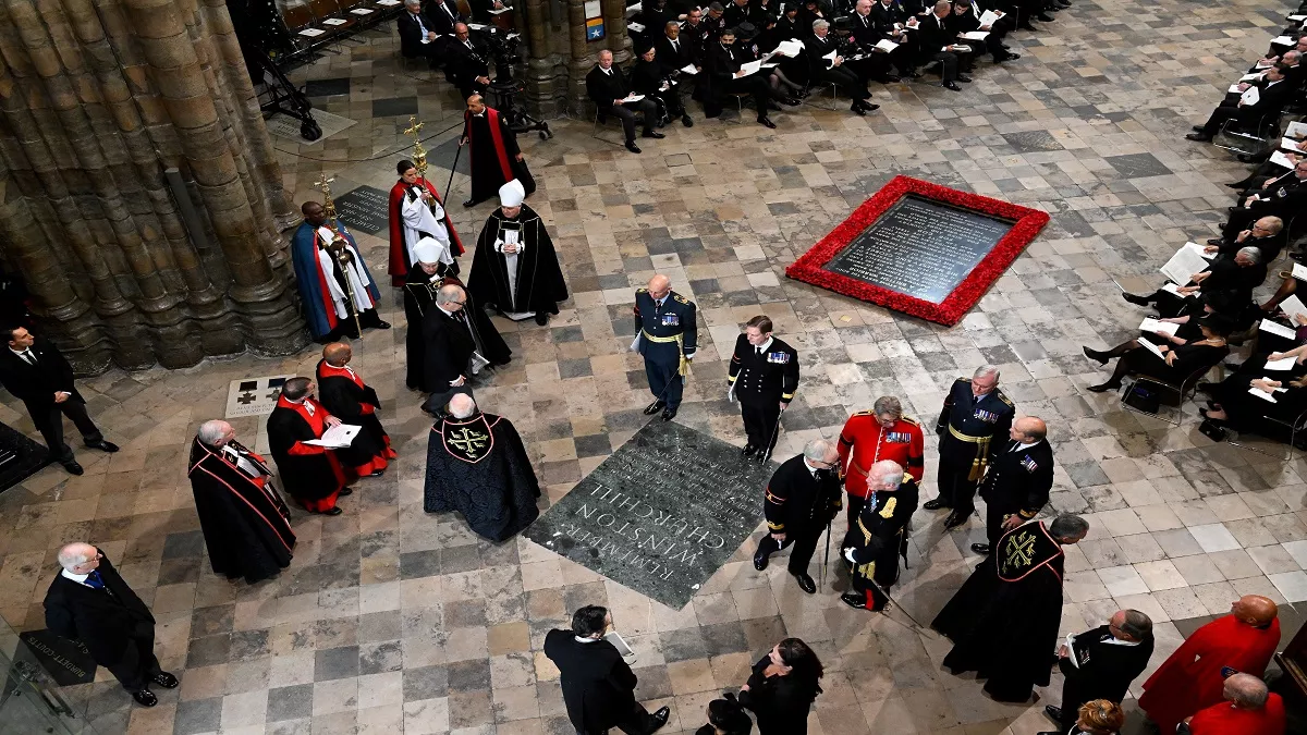 Queen Elizabeth II Funeral: परंपरा के अनुसार होगा शाही परिवार का ड्रेस, सभी पहनेंगे मिलिट्री यूनिफार्म