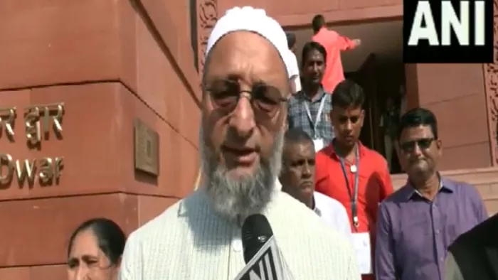 AIMIM चीफ असदुद्दीन ओवैसी ने कहा कि मुस्लिमों के लिए इस बिल में कोई कोटा नहीं है। (Photo-ANI)