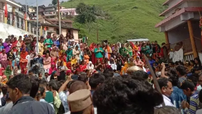 Tehri: बिरोड़ व म्याणी में धूमधाम से मनाया महासू देवता का जागड़ा पर्व