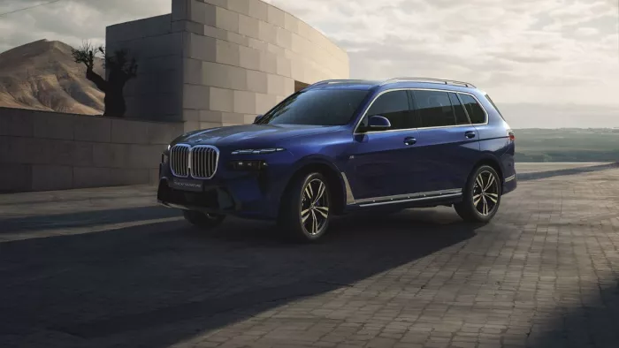 BMW X7 Signature Edition भारत में 1.33 करोड़ रुपये में लॉन्च हुई।