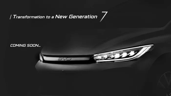 BYD eMAX 7 में पैनोरमिक ग्लास रूफ मिलेगा।