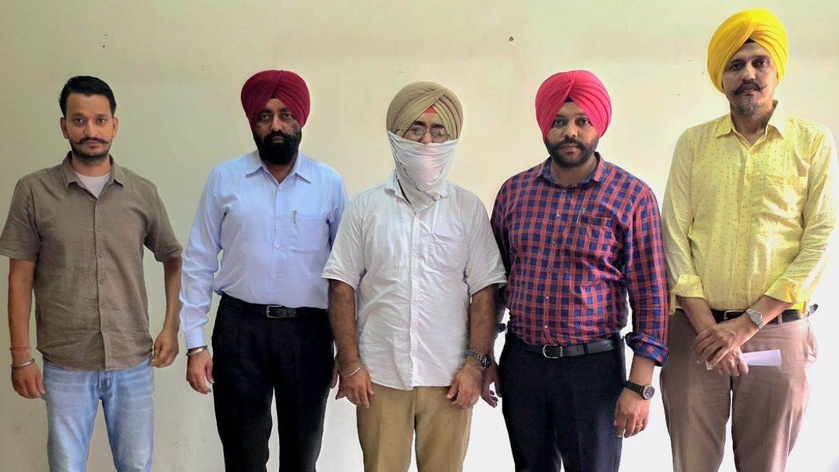 https://www.jagranimages.com/images/newimg/19092025/19_09_2025-arrest_23_24053100.jpg