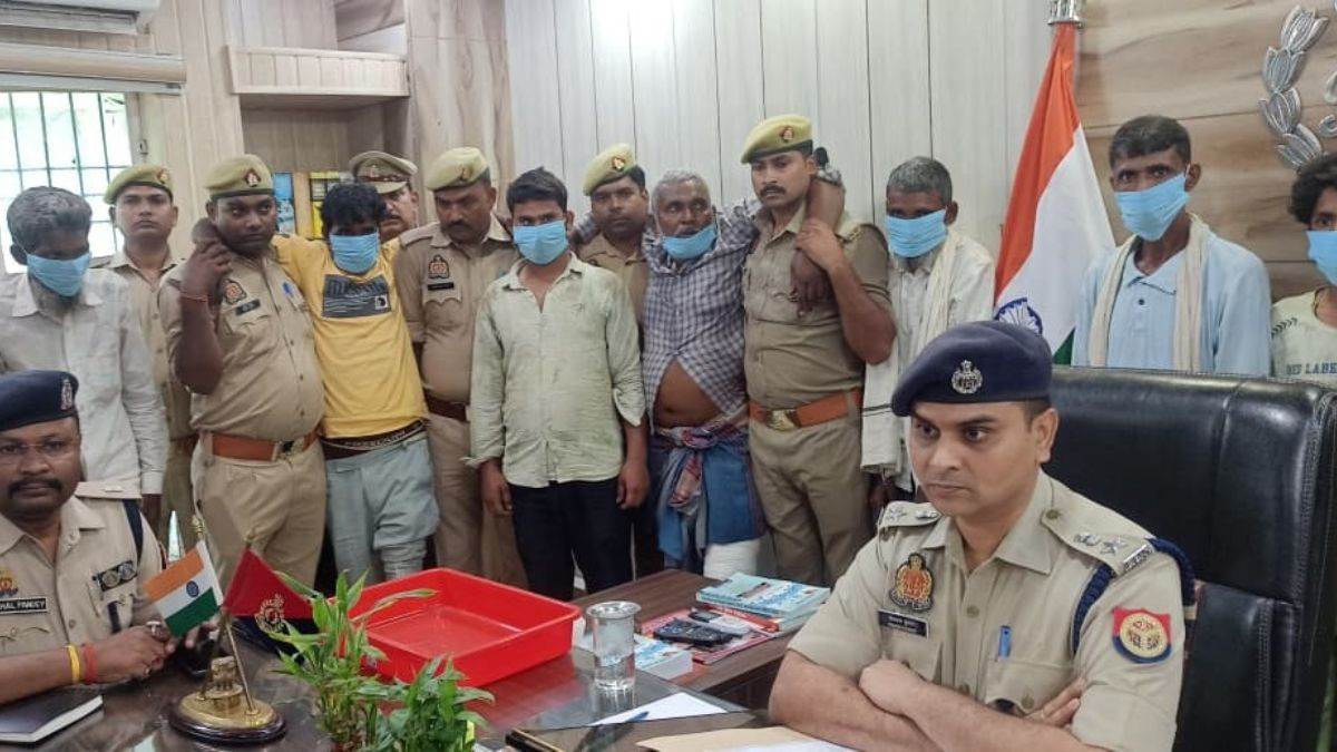 https://www.jagranimages.com/images/newimg/19092025/19_09_2025-balrampur_police_dainik_jagran_24053107.jpg