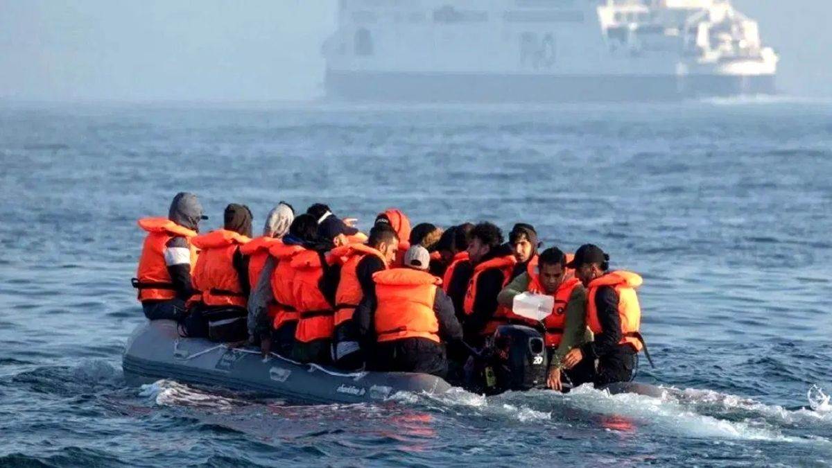 https://www.jagranimages.com/images/newimg/19092025/19_09_2025-britain_news_24052399.jpg