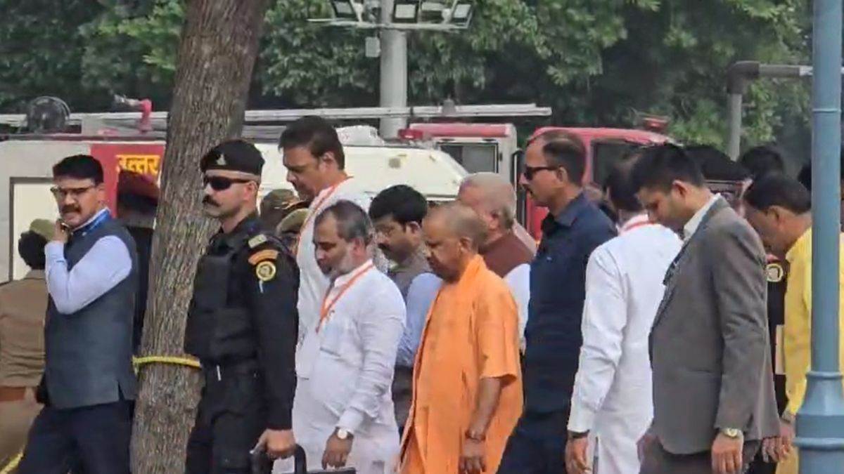 https://www.jagranimages.com/images/newimg/19092025/19_09_2025-cm-yogi-noida_24052587.jpg