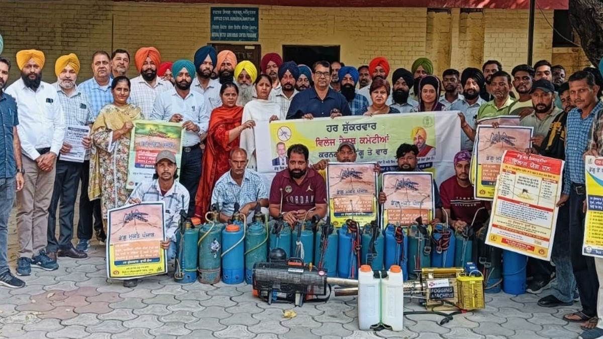 https://www.jagranimages.com/images/newimg/19092025/19_09_2025-dengue_fogging_team_24052765.jpg