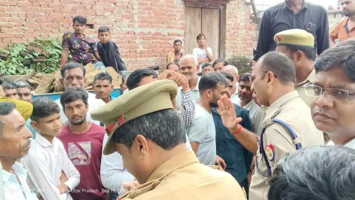 विवाहिता की हत्या कर शव गाड़ी में रखकर सुसुरालवाले फरार, छह आरोपियों पर दहेज हत्या का केस दर्ज