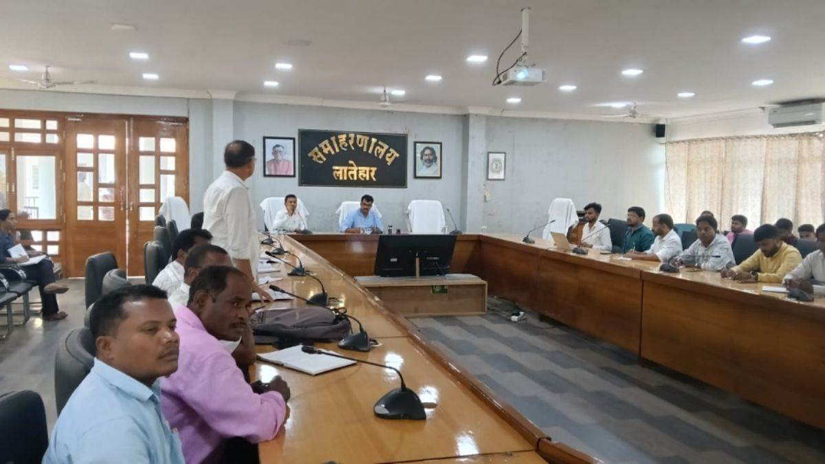https://www.jagranimages.com/images/newimg/19092025/19_09_2025-latehar_news_1_24052847.jpg