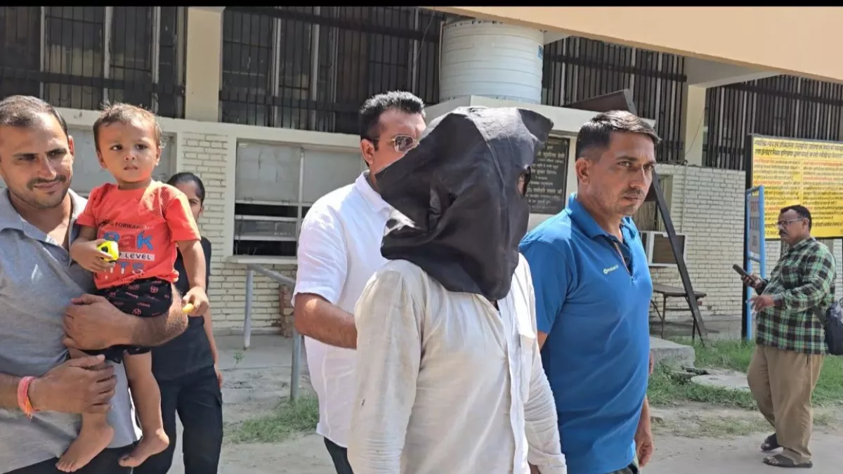 सिरसा में तीन साल के बच्चे की तस्करी का प्रयास, मासूम को बिहार ले जा रहे दंपती गिरफ्तार