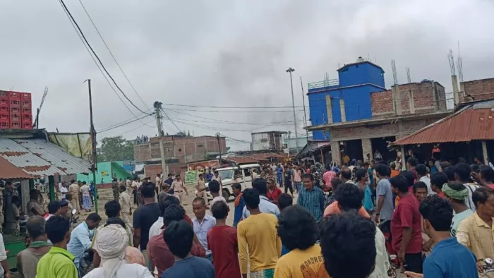 पूर्णिया में दुर्गा प्रतिमा को तोड़ने पर बवाल