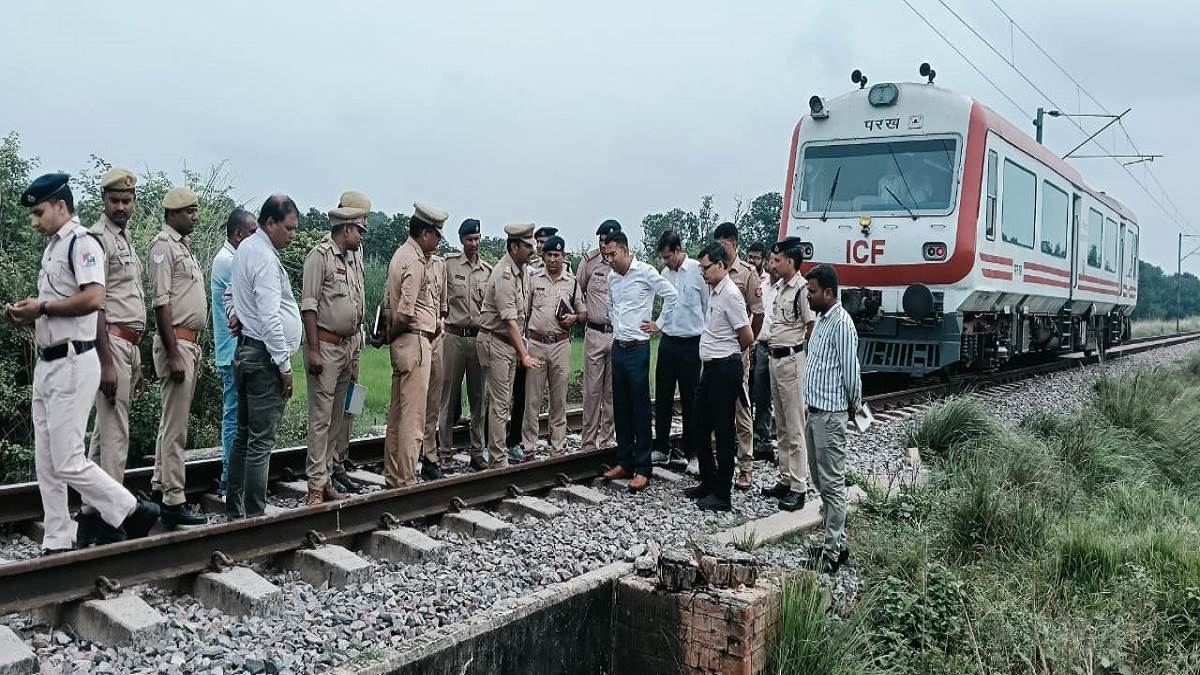 https://www.jagranimages.com/images/newimg/19092025/19_09_2025-railway_officers_24052503.jpg