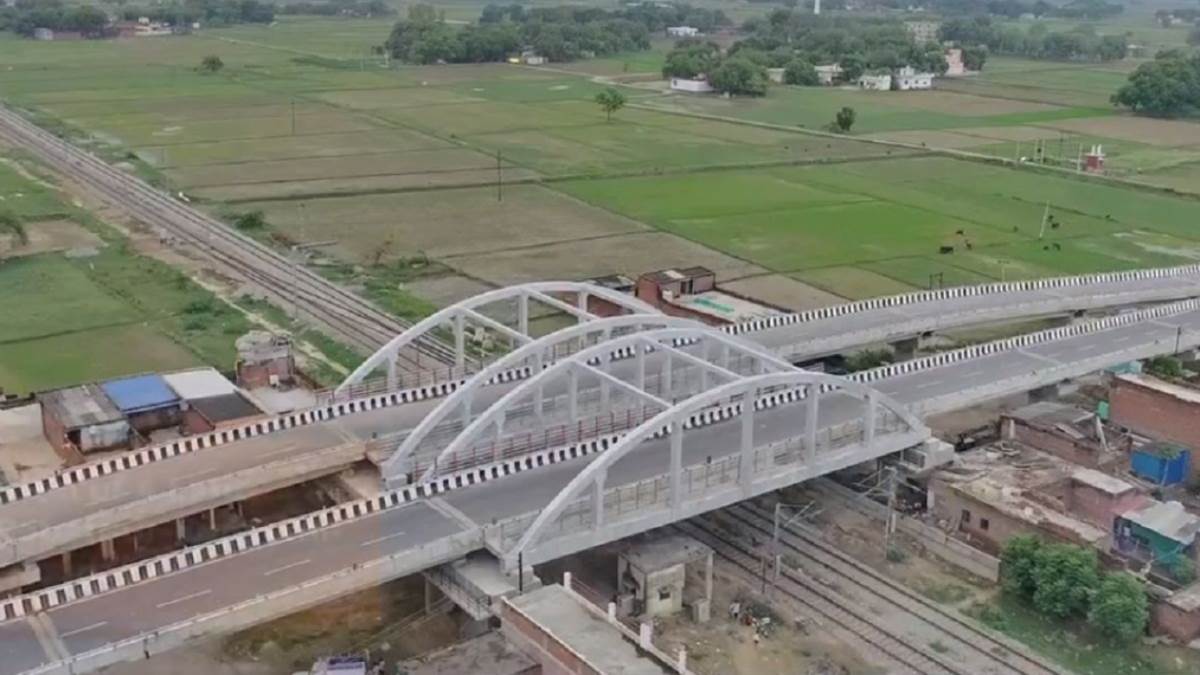 https://www.jagranimages.com/images/newimg/19092025/19_09_2025-railway_over_bridge_24053106.jpg