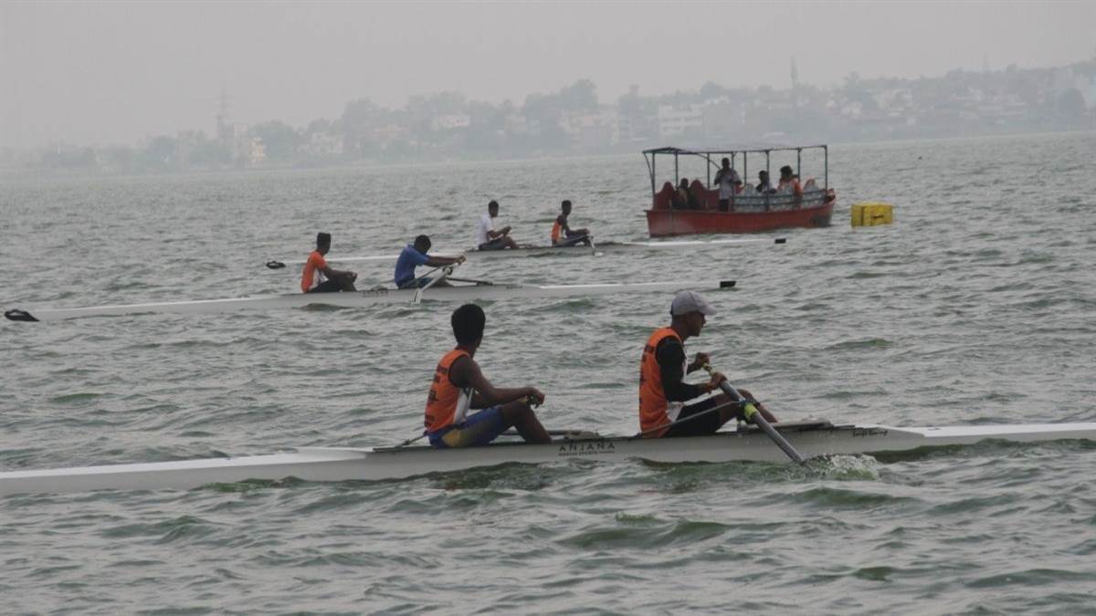 https://www.jagranimages.com/images/newimg/19092025/19_09_2025-rowing_24052551.jpg