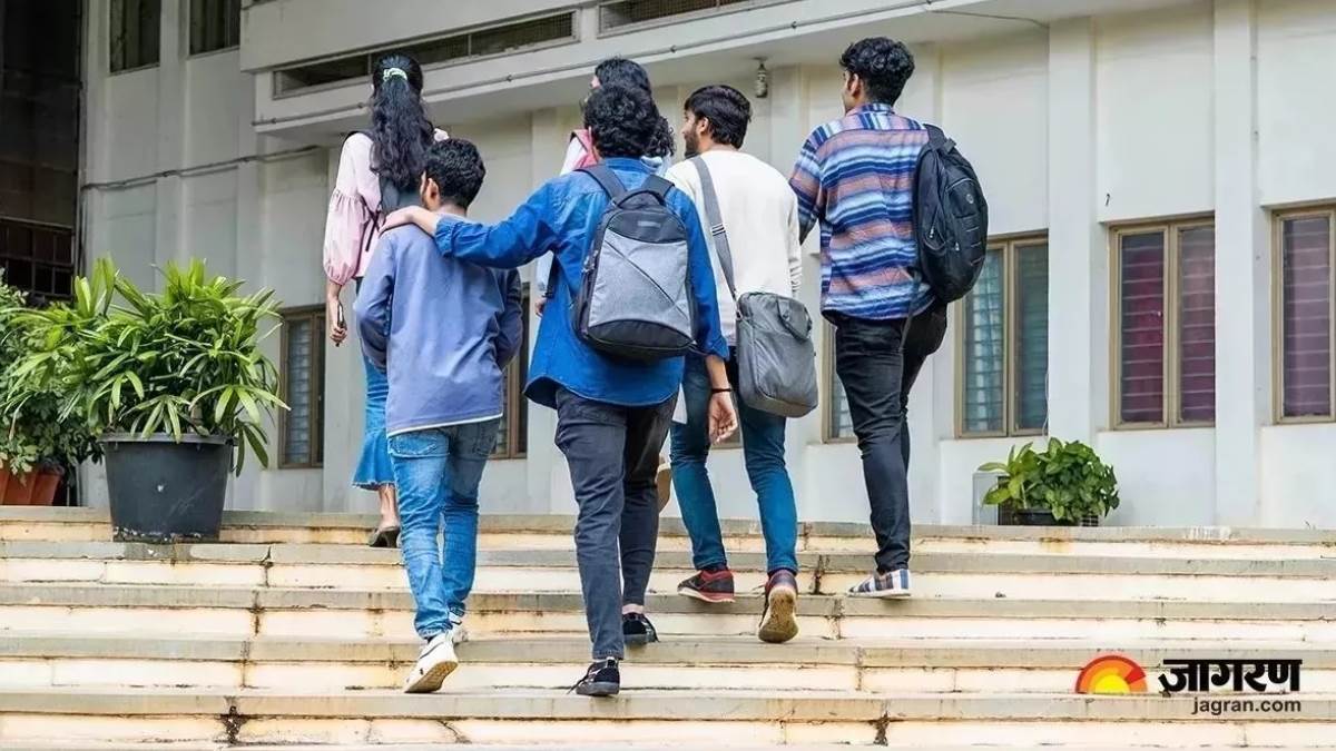 https://www.jagranimages.com/images/newimg/19092025/19_09_2025-students_24052216.jpg