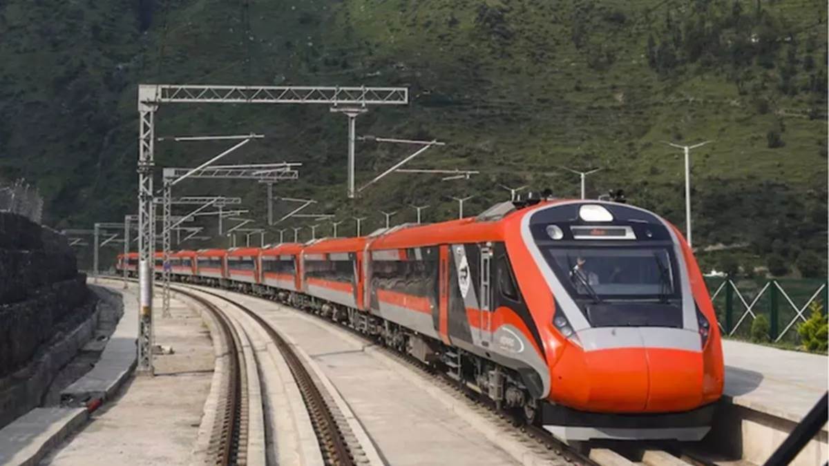 https://www.jagranimages.com/images/newimg/19092025/19_09_2025-train_24053267.jpg
