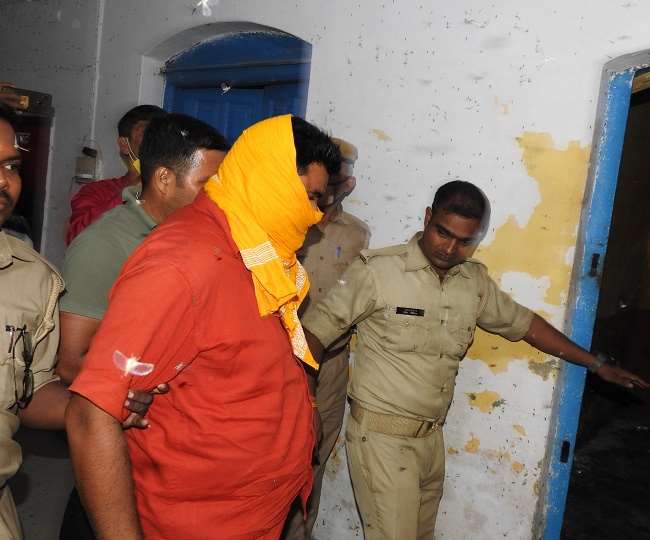 Balia Murder Case कोर्ट में पेशी के बाद धीरेंद्र प्रताप सिंह को भेजा