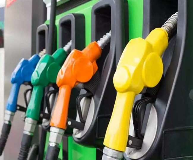 पेट्रोल, डीजल के दाम में लगातार वृद्धि होने से आम आदमी परेशान है।