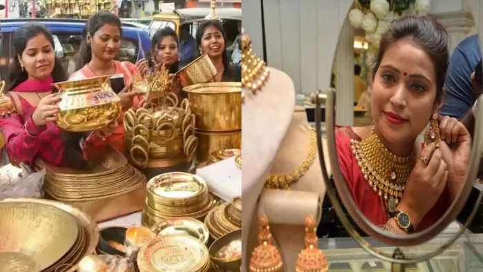 Dhanteras 2022: धनतेरस पर खरीदारी करतीं महिलाएं। - फाइल फोटो