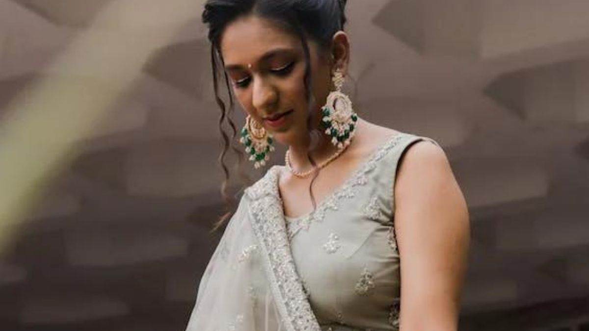 https://www.jagranimages.com/images/newimg/19102022/19_10_2022-diwali_look_23150633.jpg