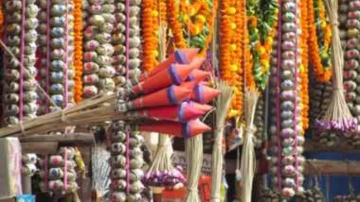 मुंबई में बिना लाइसेंस पटाखों की बिक्री करने पर होगी कार्रवाई। फाइल फोटो