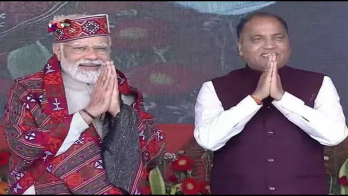 प्रधानमंत्री नरेन्द्र मोदी और हिमाचल के सीएम जयराम ठाकुर का फाइल फोटो।
