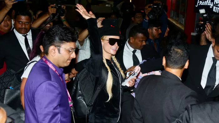 Paris Hilton Video: पेरिस हिल्टन का जोरदार स्वागत किया गया है।