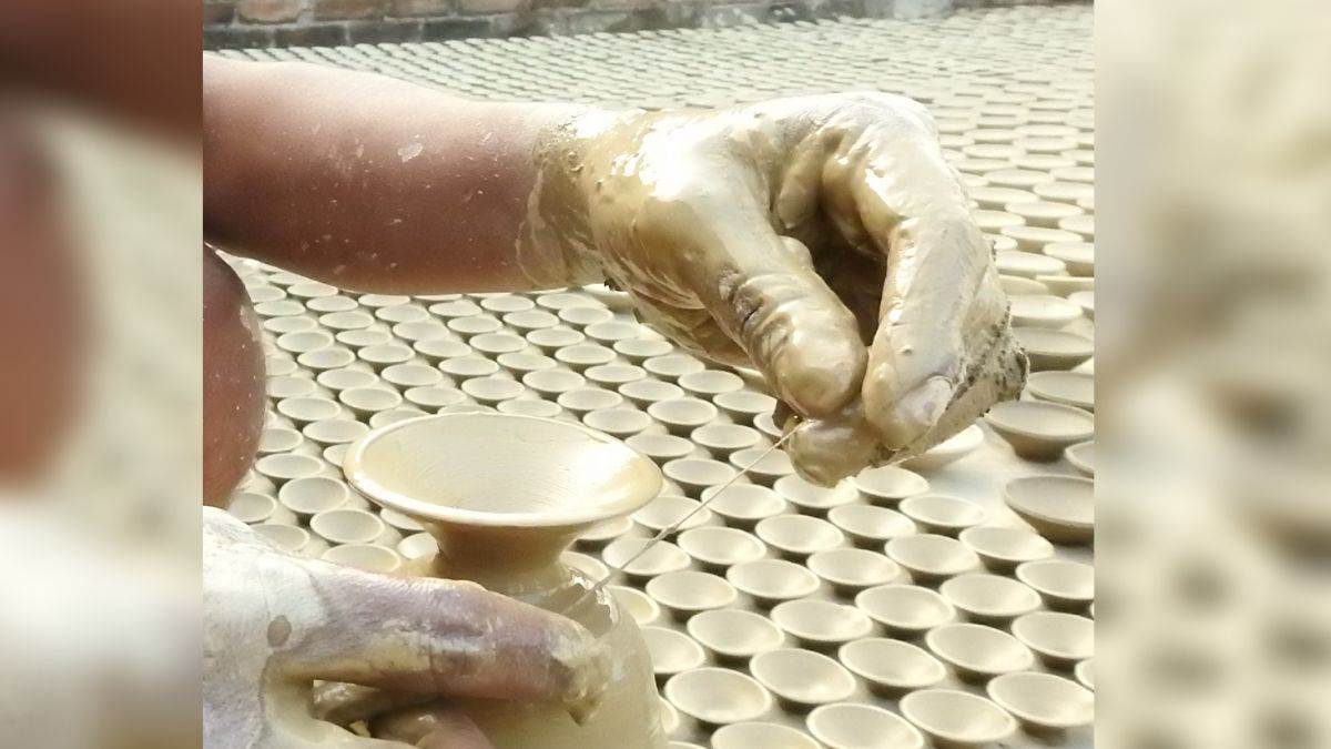 diwali and chhath preparation with demand increased for pottery due to ban on plastic