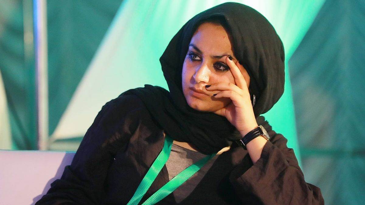 ncr kashmiri journalist sana going to new york to collect pulitzer prize prevented from canceling her boarding pass at igi airport