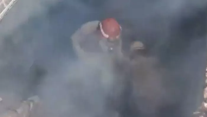 Delhi Fire: दिल्ली के गांधी नगर मार्केट में एक बिल्डिंग में आग, दमकल की चार गाड़ियां मौके पर