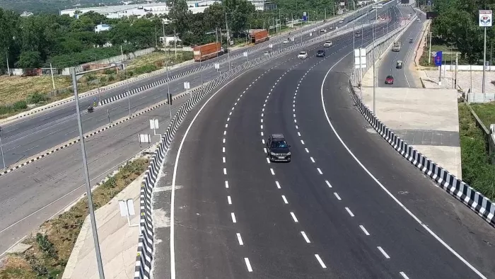 Delhi-Mumbai Expressway पर तेज गति में वाहन चलाया तो खैर नहीं