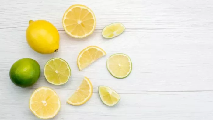 Health Tips: नींबू के साथ न करें इन चीजों का सेवन
