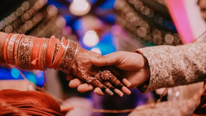 ससुराल में बेटी से हुआ दुर्व्यवहार, पिता ने सरकारी नौकरी वाले दामाद के घर से वापस निकाली बिटिया की बरात