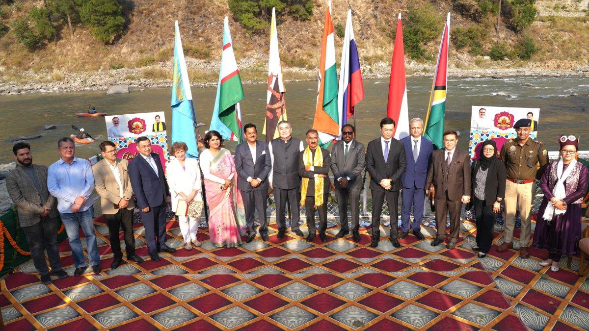 https://www.jagranimages.com/images/newimg/19102024/19_10_2024-cm_sukhu_8_23818289.jpg