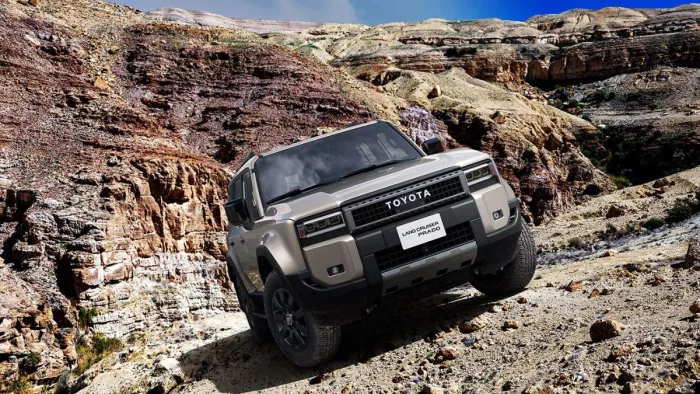 Toyota Land Cruiser Prado साल 2025 के दूसरी छमाही में भारत में पेश होगी।