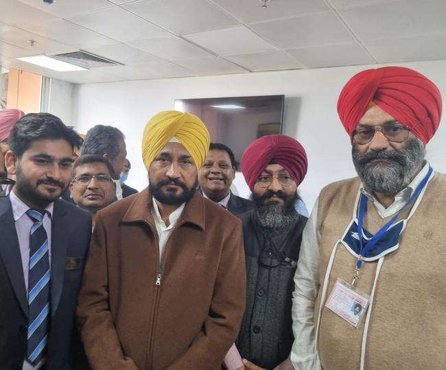 punjab cm charanjit singh channi announced on gurpurab buses run for free till kartarpur corridor