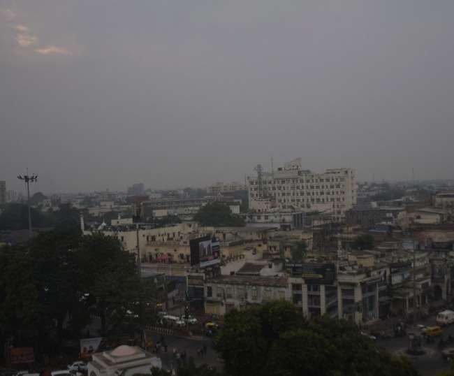 Uttar Pradesh Weather Update: गुरूवार को लखनऊ का एक्यूआई रहा 241।