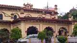 गोरखपुर नगर निगम में मस्टररोल पर हाजिरी का फायदा उठा रहे कर्मचारी। (फाइल)