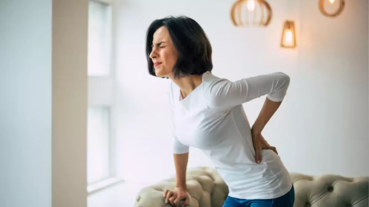 Back Pain: कमर दर्द से हैं परेशान, तो इससे राहत पाने के लिए अपनाएं ये आसान घरेलू नुस्खे