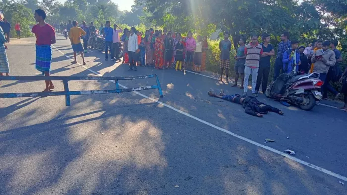 इतनी भयंकर हुई टक्कर, दो की मौके पर ही हो गई मौत; आक्रोशित ग्रामीणों ने किया हाईवे जाम