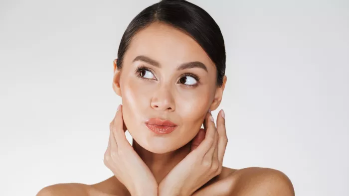 Beauty Tips: इन उपायों से रातभर में पा सकते हैं ग्लोइंग स्किन