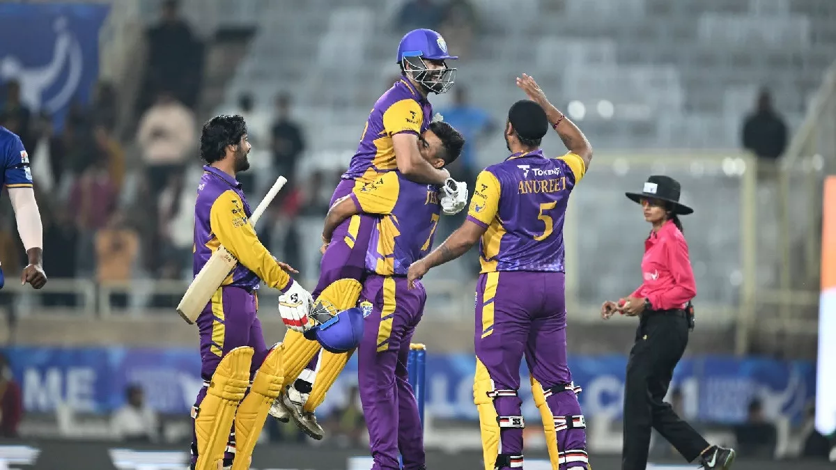 Legends League Cricket: 19 गेंद 65 रन, 342 की स्ट्राइक रेट से जड़े 9 सिक्स;  रांची में Irfan Pathan ने बल्ले से मचाई तबाही - Legends League Cricket 2023  Irfan Pathan hit Fifty just 15 ball