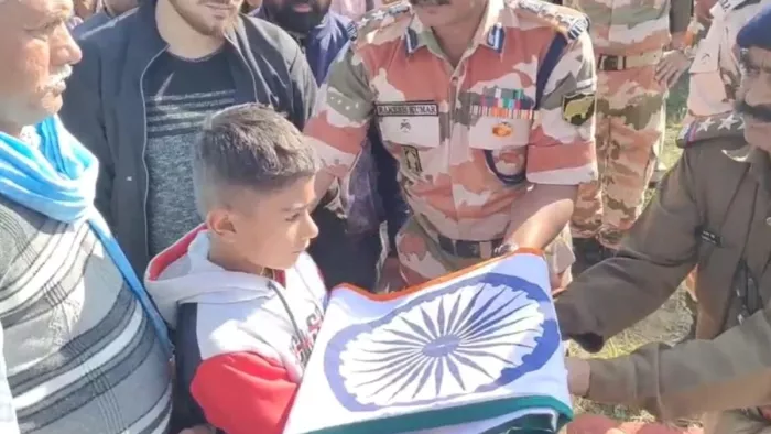 सैन्य सम्मान के साथ बलिदानी जोगिंदर कुमार का हुआ अंतिम संस्कार।